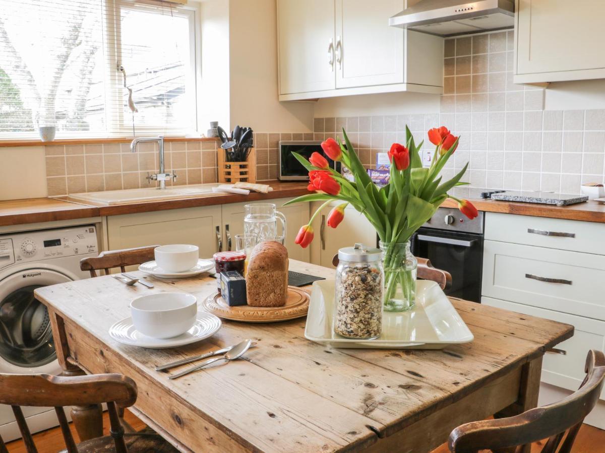 הלסטון Honeysuckle Cottage מראה חיצוני תמונה