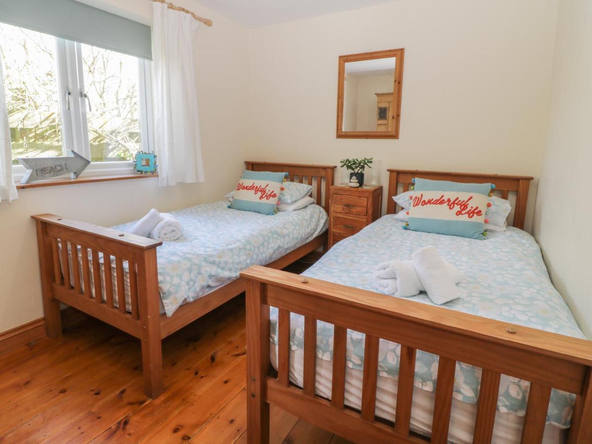 הלסטון Honeysuckle Cottage מראה חיצוני תמונה